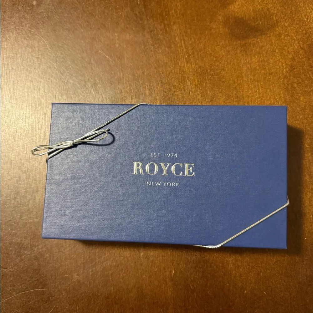 ROYCE New York Black and Brown Leather Cable Organizer